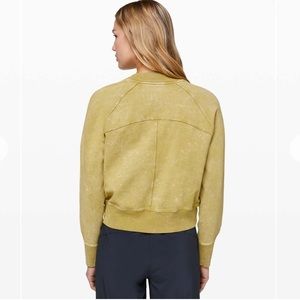 Lululemon Ready to Roll Crew